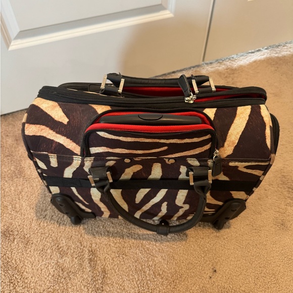 Brown and Cream Rolling Travel Bag - Picture 11 of 16